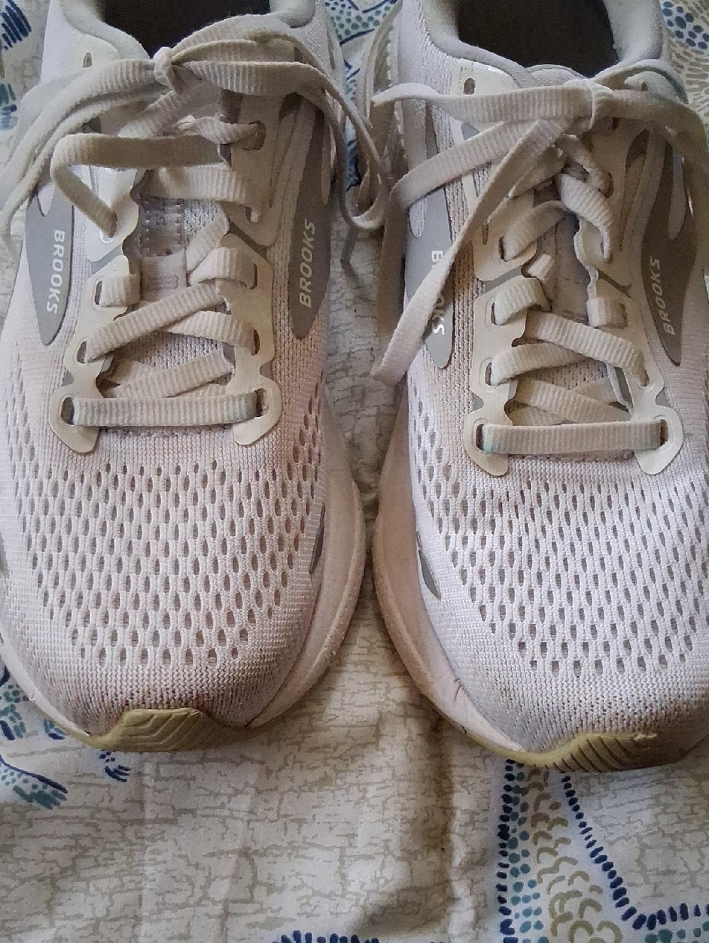 Brooks Women's Running Sneakers in Pale Pink and White - Picture 2 of 8